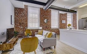 Frontdesk I Carriage Wheel Lofts Apts Philadelphia